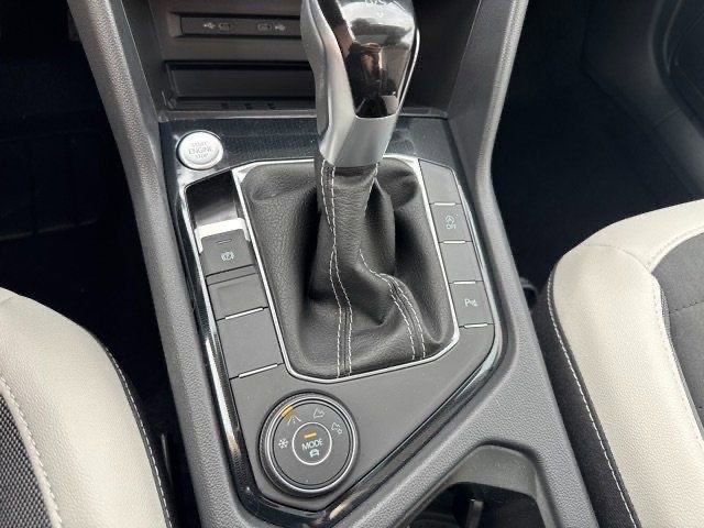 New 2025 Volkswagen Taos SE image 32