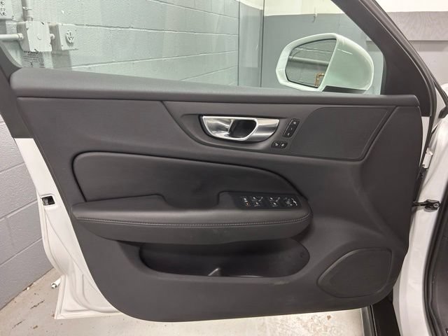 Certified 2025 Volvo V60 B5 Cross Country Plus AWD/4WD image 7