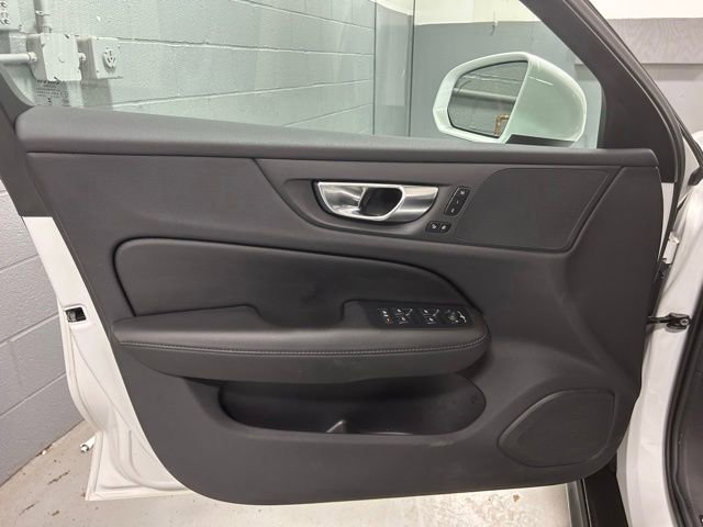 Certified 2025 Volvo V60 B5 Cross Country Plus AWD/4WD image 7