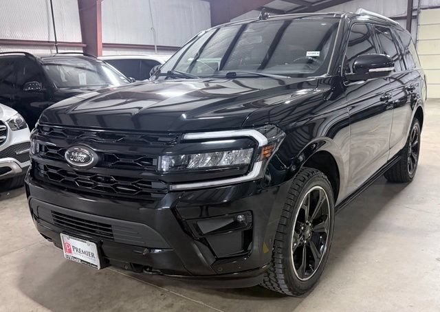 Used 2022 Ford Expedition Limited AWD/4WD image 7