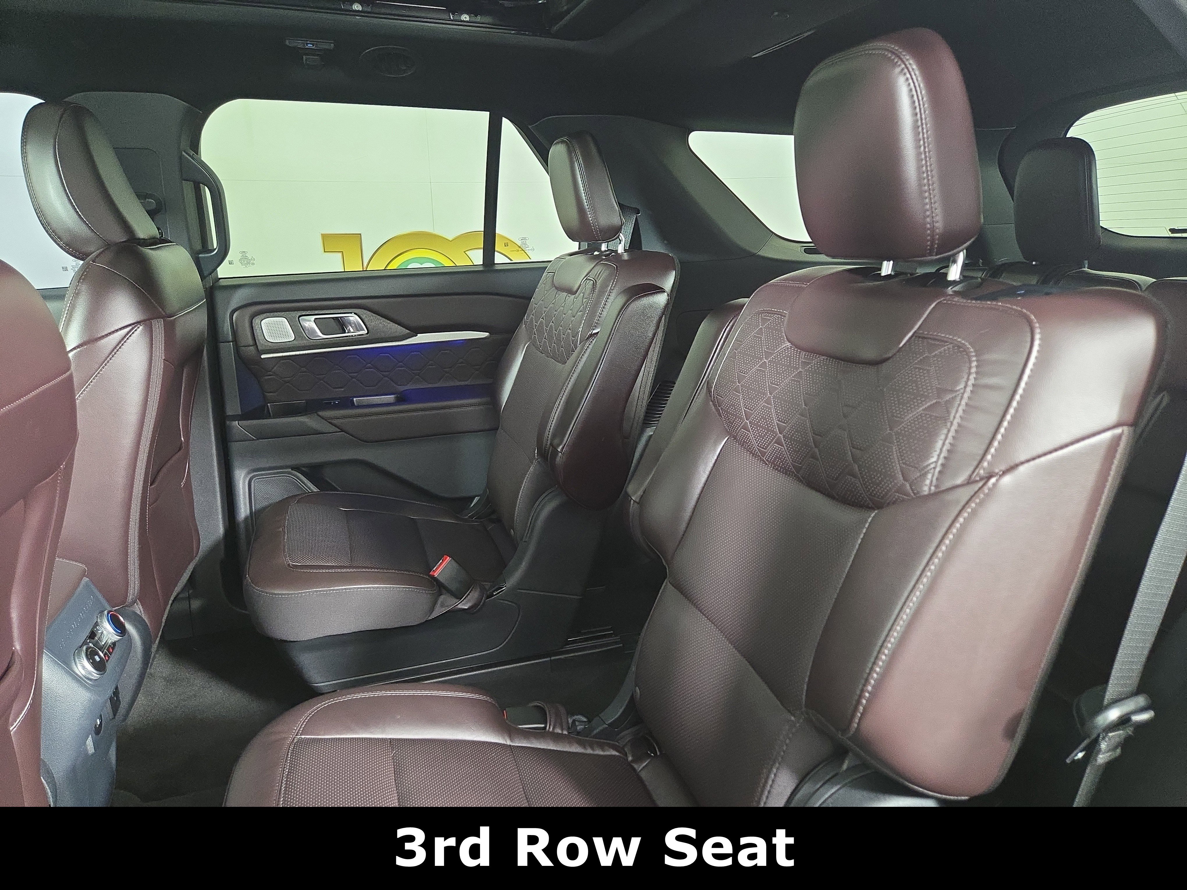Used 2025 Ford Explorer Platinum w/ LUX Leather Package AWD/4WD image 12