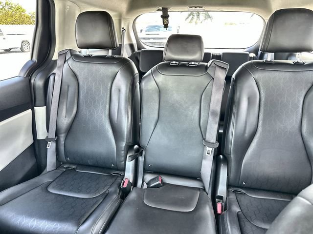 Used 2024 Kia Carnival LX image 26