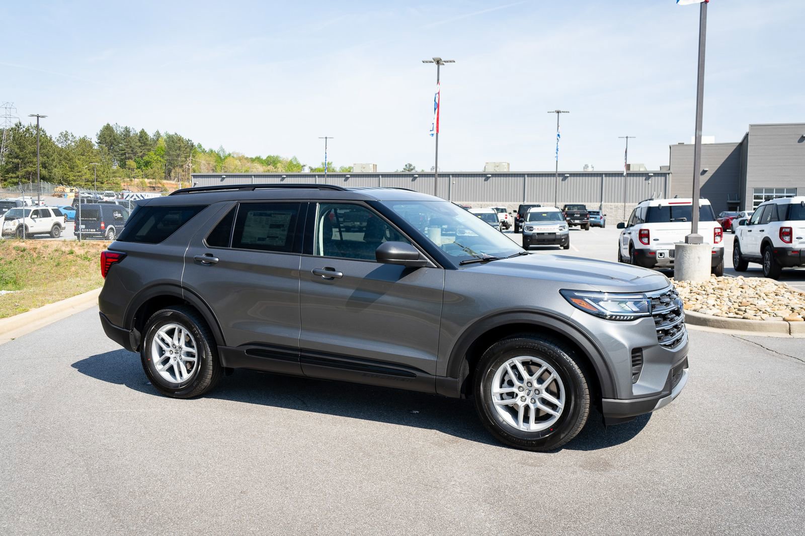 New 2026 Ford Explorer Active RWD image 12