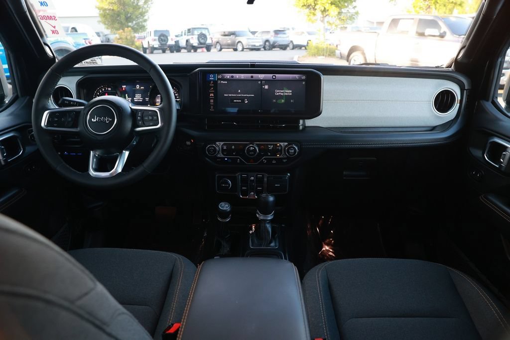 Used 2025 Jeep Wrangler Unlimited Sahara w/ Safety Group AWD/4WD image 25