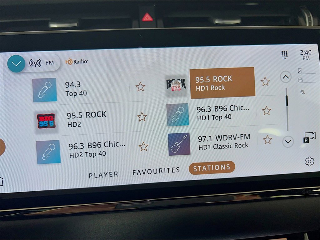 Used 2022 Land Rover Range Rover Evoque R-Dynamic SE image 15