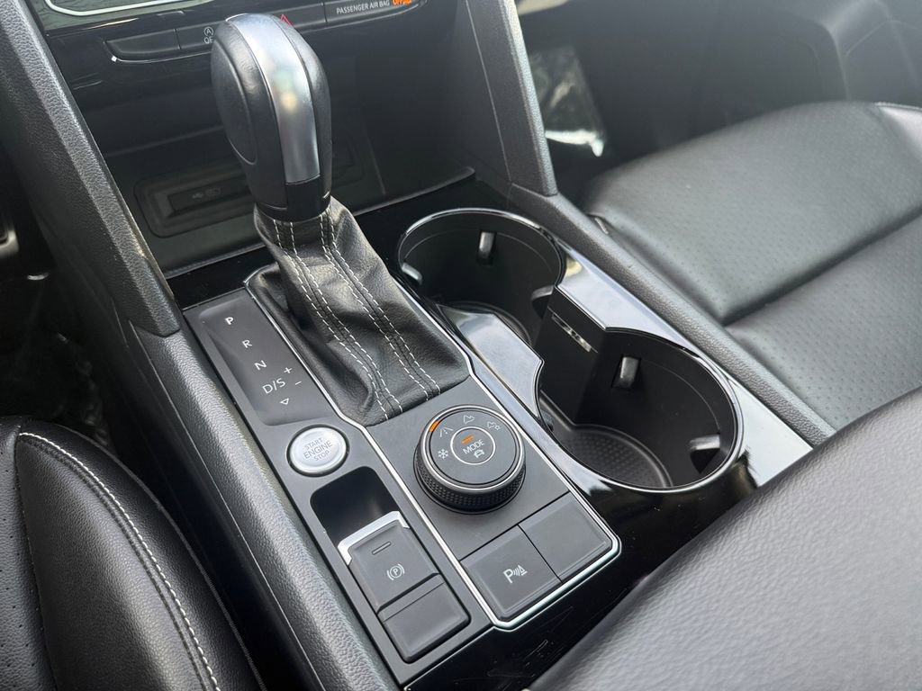 Used 2022 Volkswagen Atlas SEL R-Line image 23