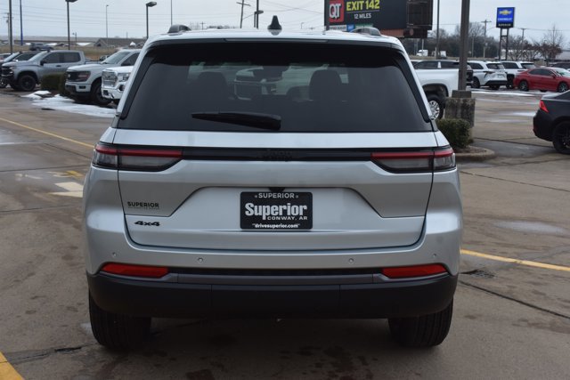 New 2026 Jeep Grand Cherokee Altitude AWD/4WD image 6