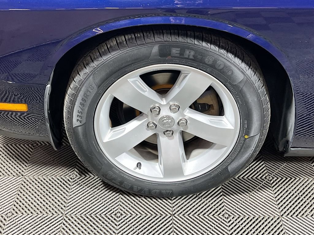 Used 2013 Dodge Challenger SXT image 27