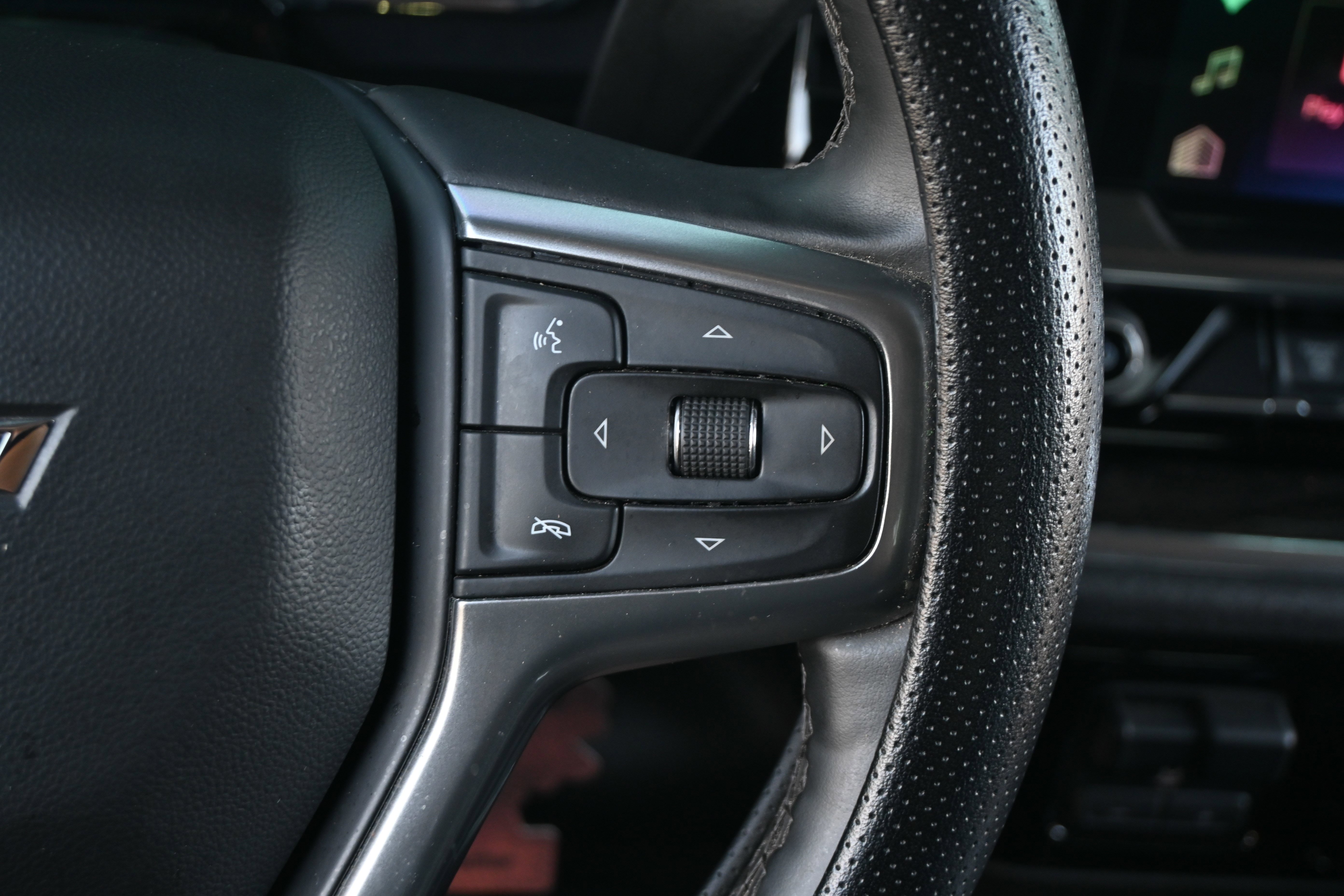 Used 2025 Chevrolet Silverado 2500 LTZ w/ LTZ Plus Package AWD/4WD image 19