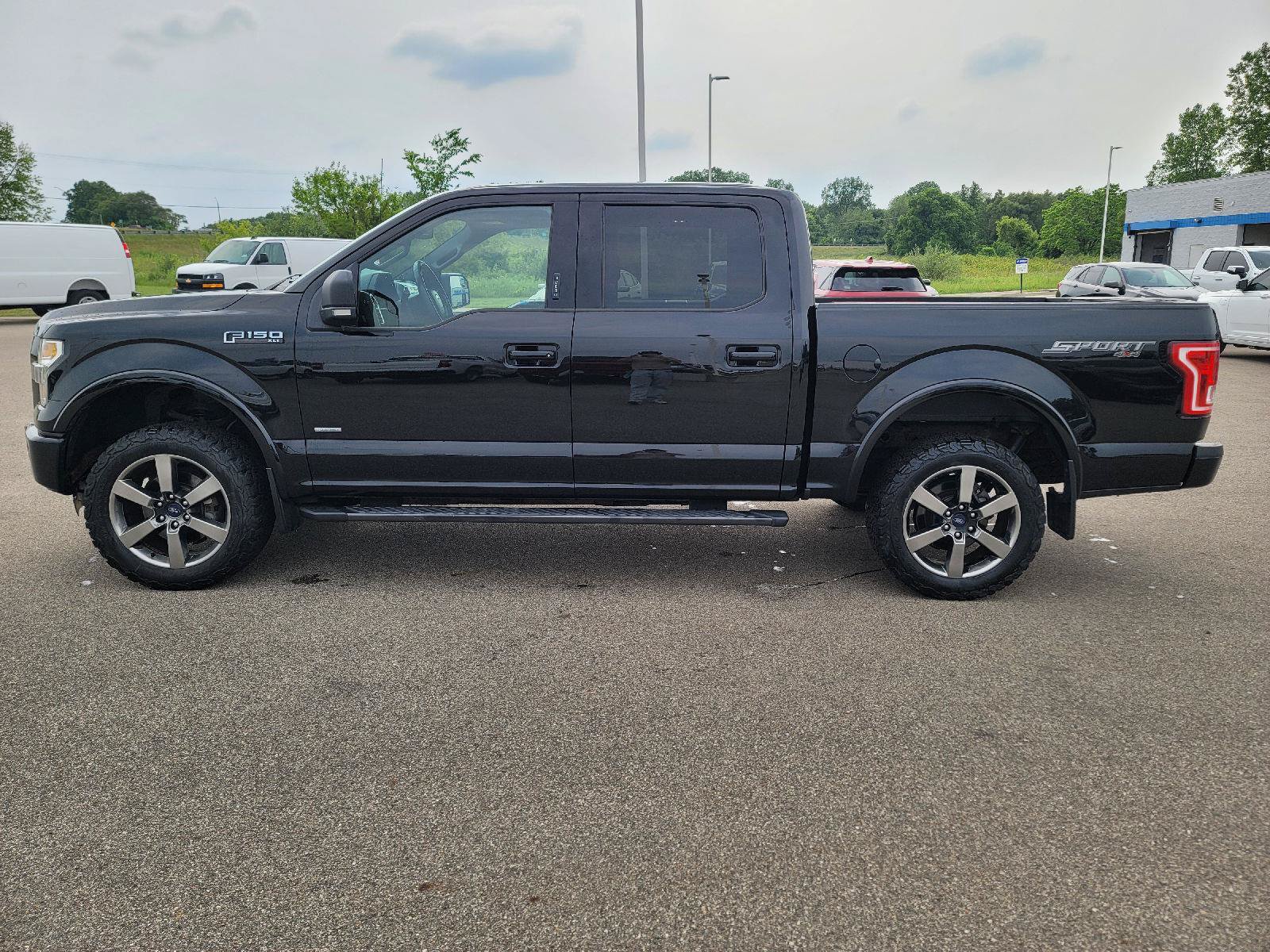Used 2016 Ford F150 XLT w/ Equipment Group 302A Luxury AWD/4WD image 2