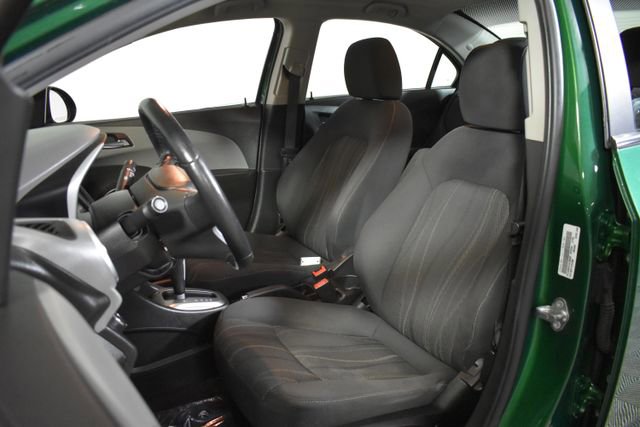 Used 2018 Chevrolet Sonic LT w/ Convenience Package image 9