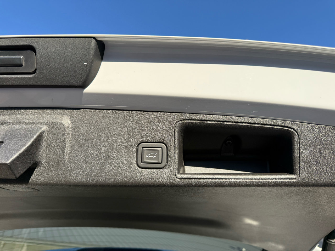 Used 2023 GMC Terrain AT4 image 16