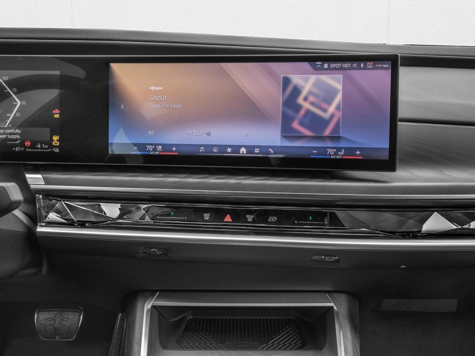 New 2026 BMW 750e xDrive AWD/4WD image 7