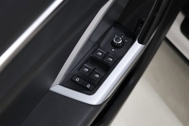 Used 2020 Audi Q3 2.0T Premium AWD/4WD image 19