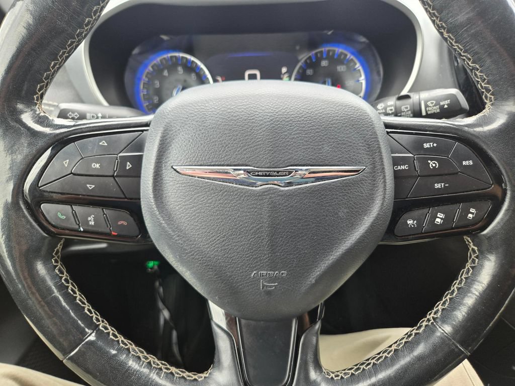 Used 2021 Chrysler Pacifica Touring w/ S Appearance Package FWD image 5