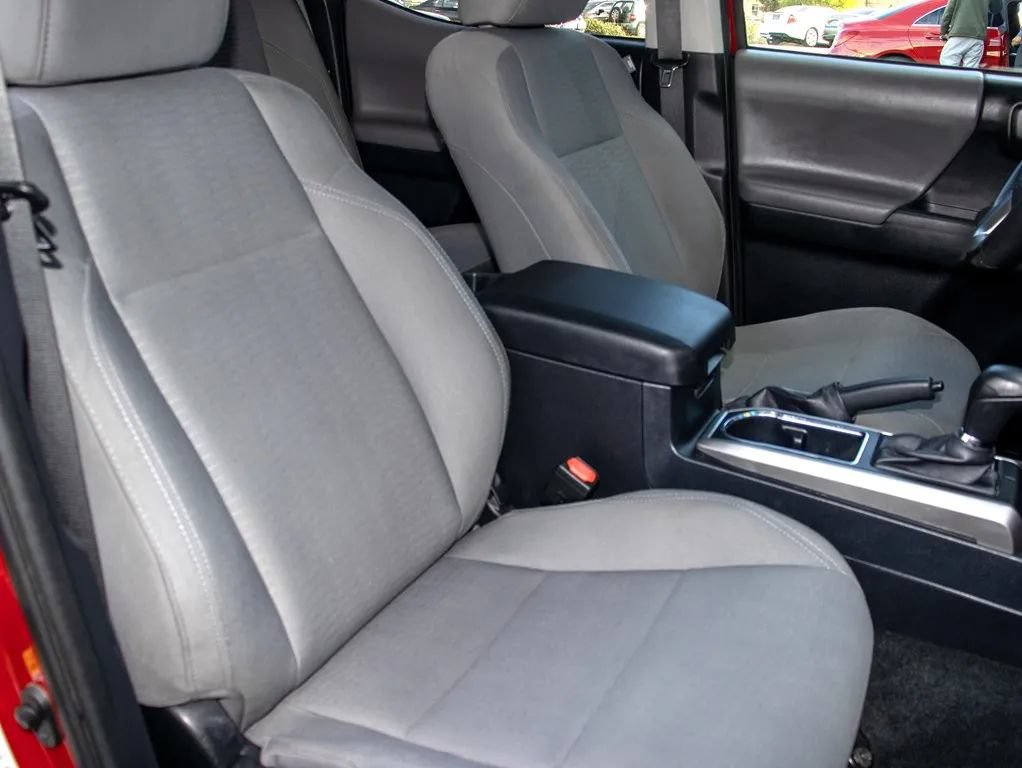 Used 2017 Toyota Tacoma SR5 RWD image 12
