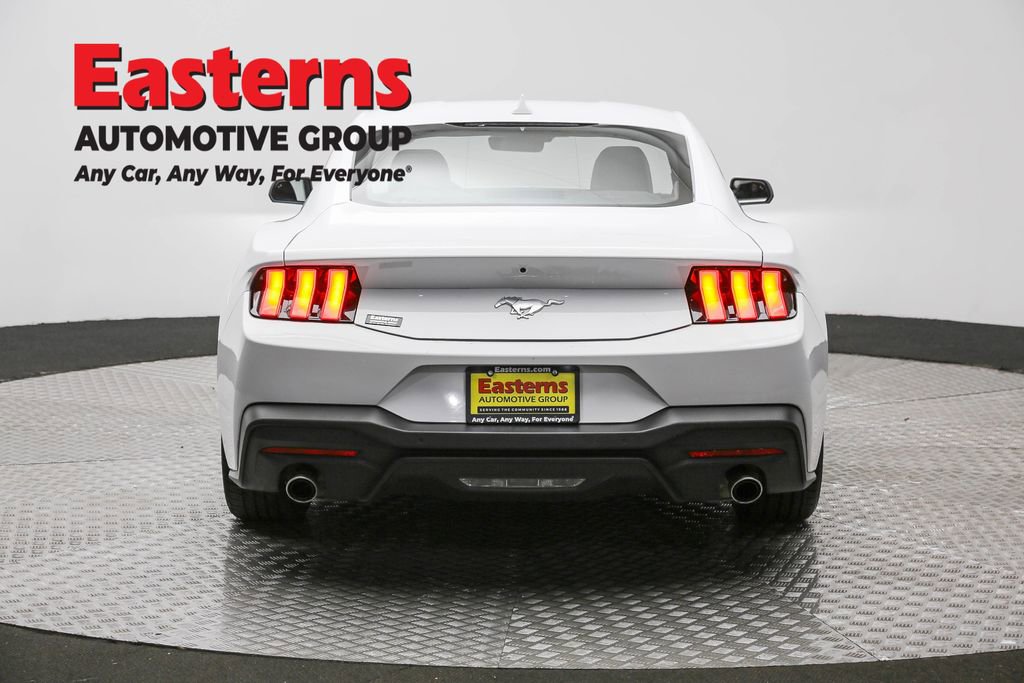 Used 2025 Ford Mustang Coupe image 6