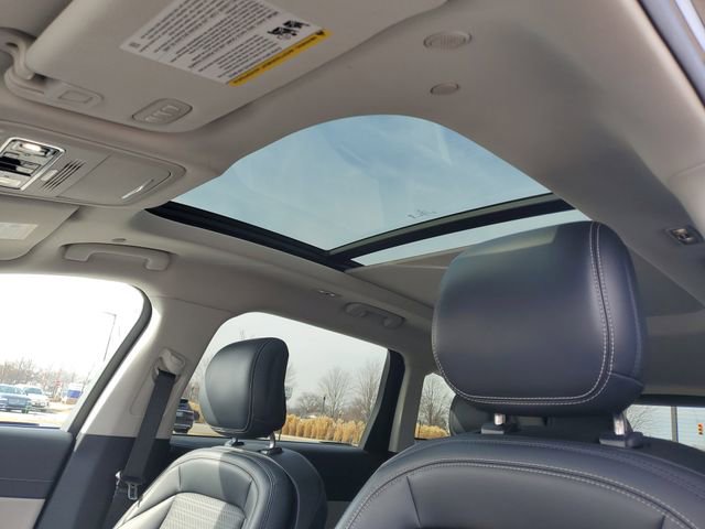 Certified 2024 Lincoln Nautilus Reserve w/ Equipment Group 202A image 12