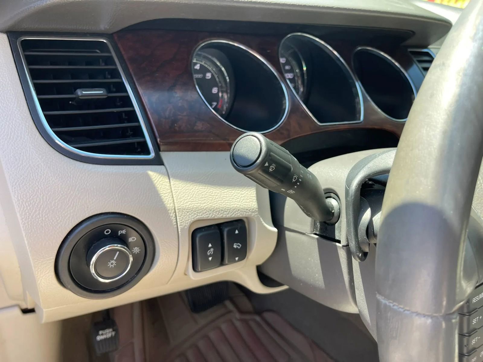 Used 2011 Ford Taurus SEL w/ 202A Rapid Spec Order Code image 18