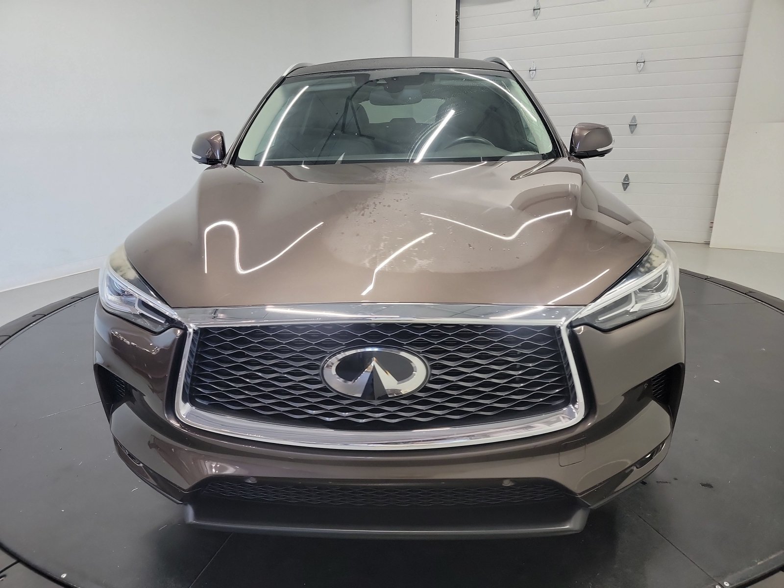 Used 2019 INFINITI QX50 Essential w/ Premium Heat Package AWD/4WD image 2