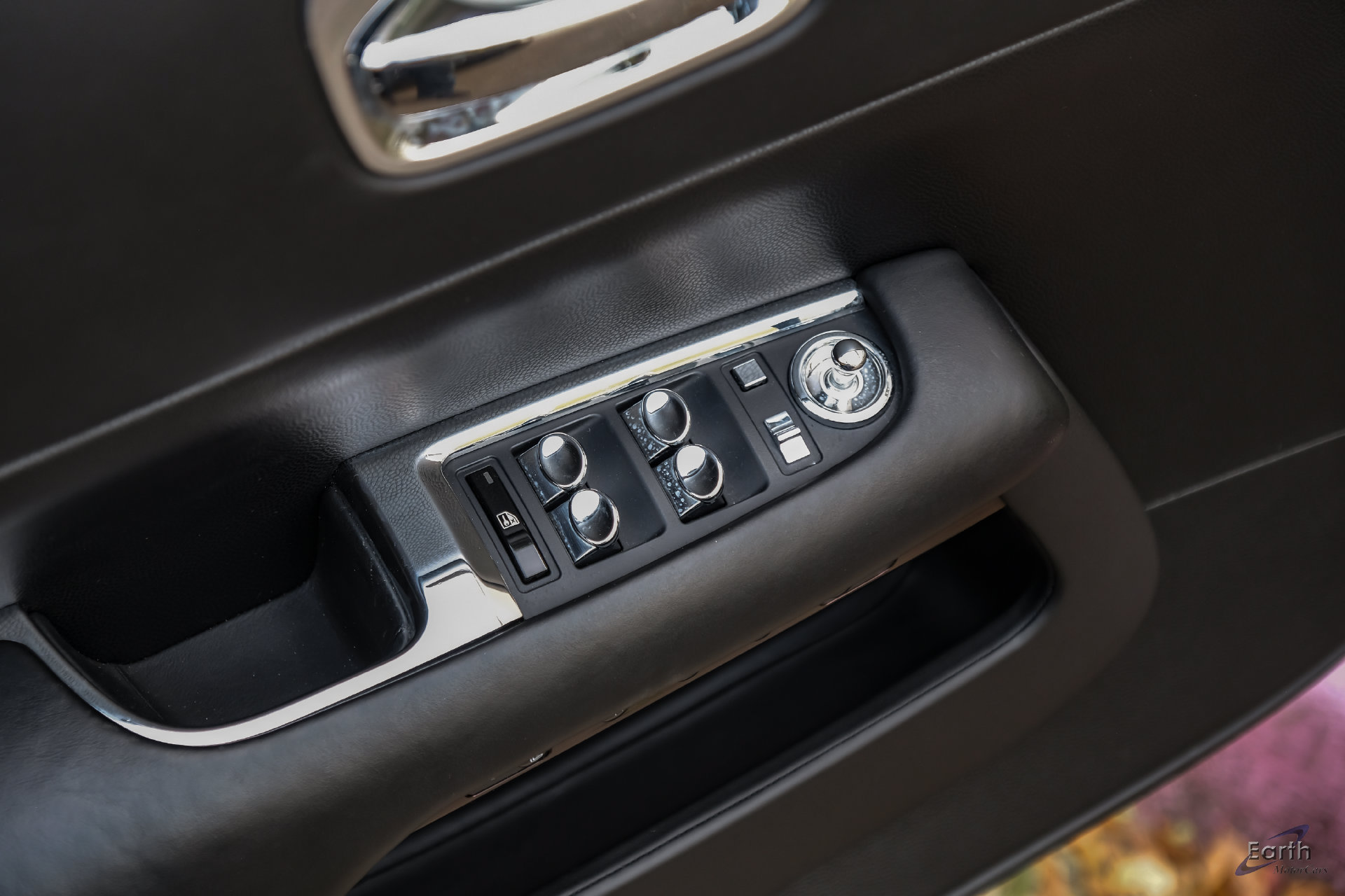 Used 2016 Rolls-Royce Wraith RWD image 91