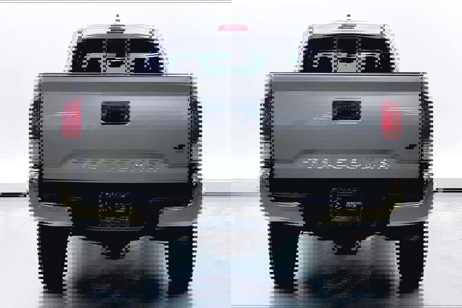 Used 2022 Toyota Tacoma TRD Off-Road image 3