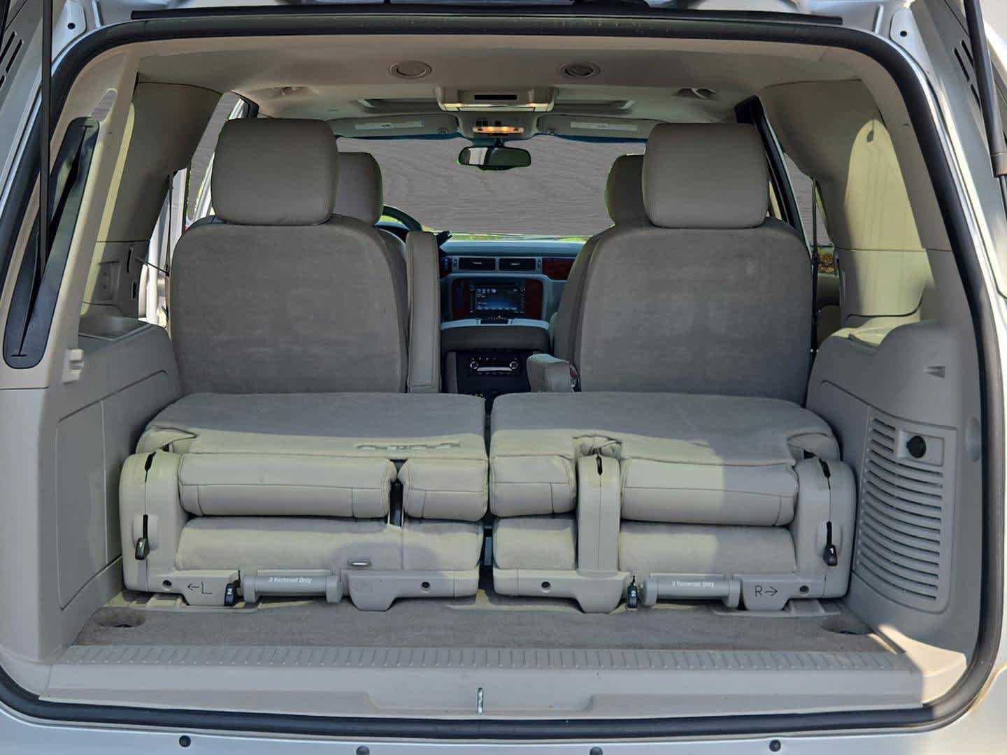 Used 2014 Chevrolet Tahoe LTZ RWD image 11