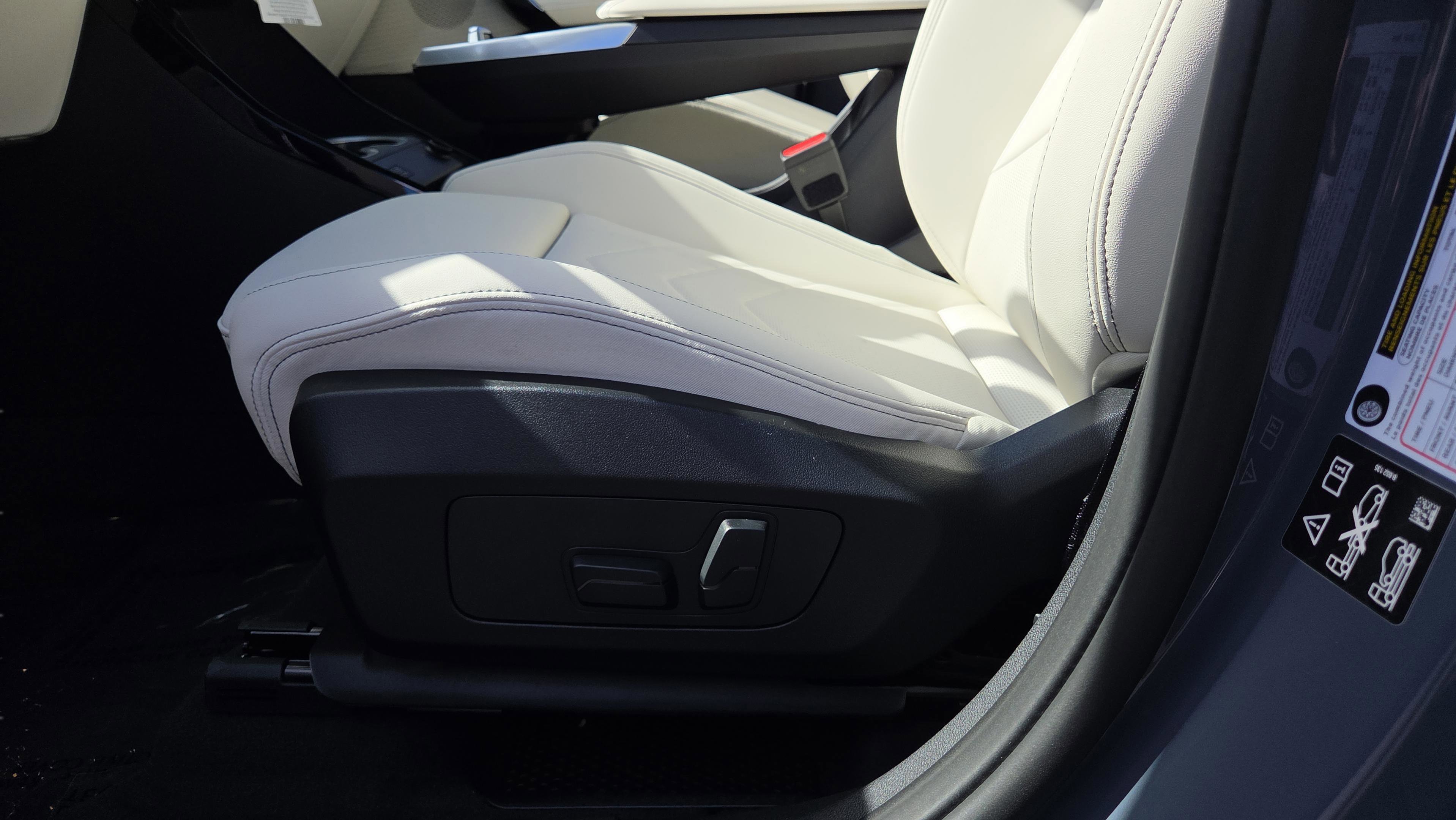 New 2026 BMW X1 xDrive28i w/ Technology Package AWD/4WD image 10