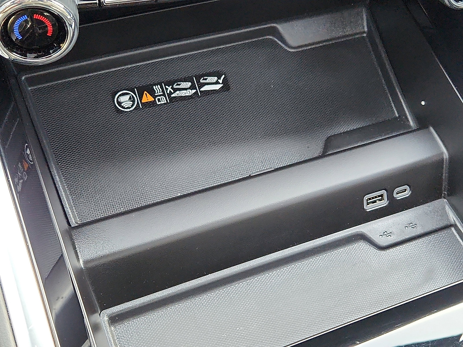 Used 2025 Chevrolet Suburban Premier image 27