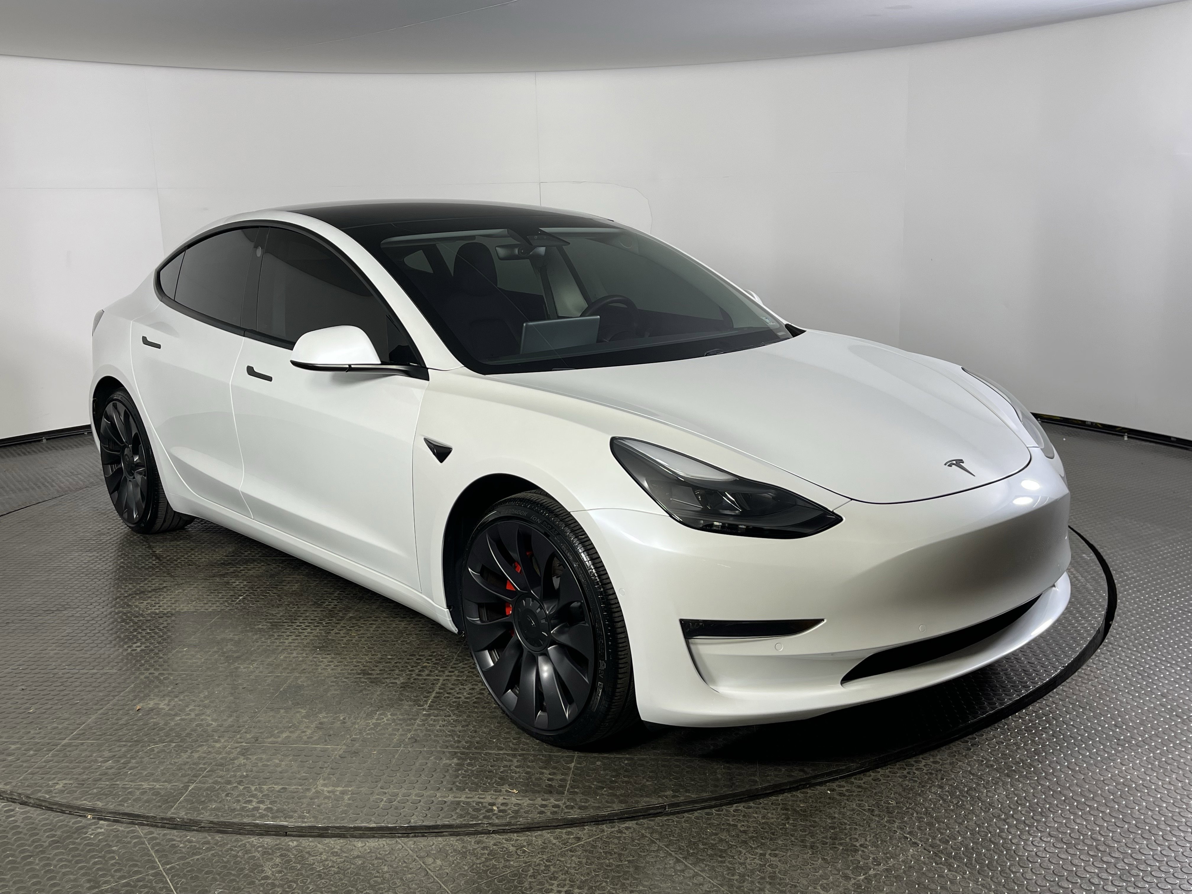 Used 2021 Tesla Model 3 Performance image 3