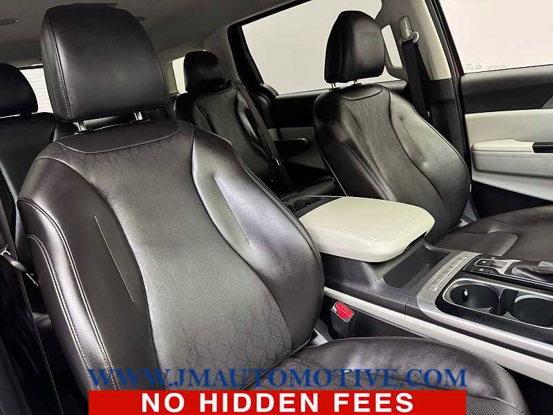 Used 2024 Kia Carnival LX image 22