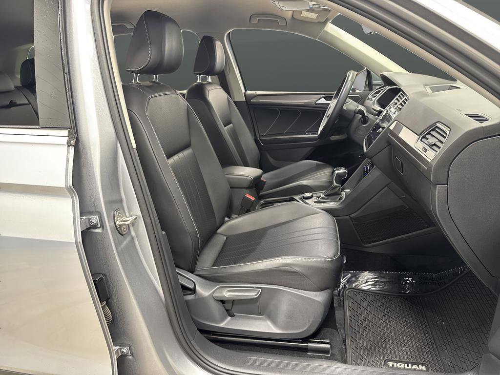 Used 2022 Volkswagen Tiguan SE AWD/4WD image 28