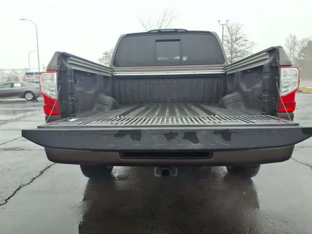 Used 2018 Nissan Titan SV w/ SV Convenience Package image 9