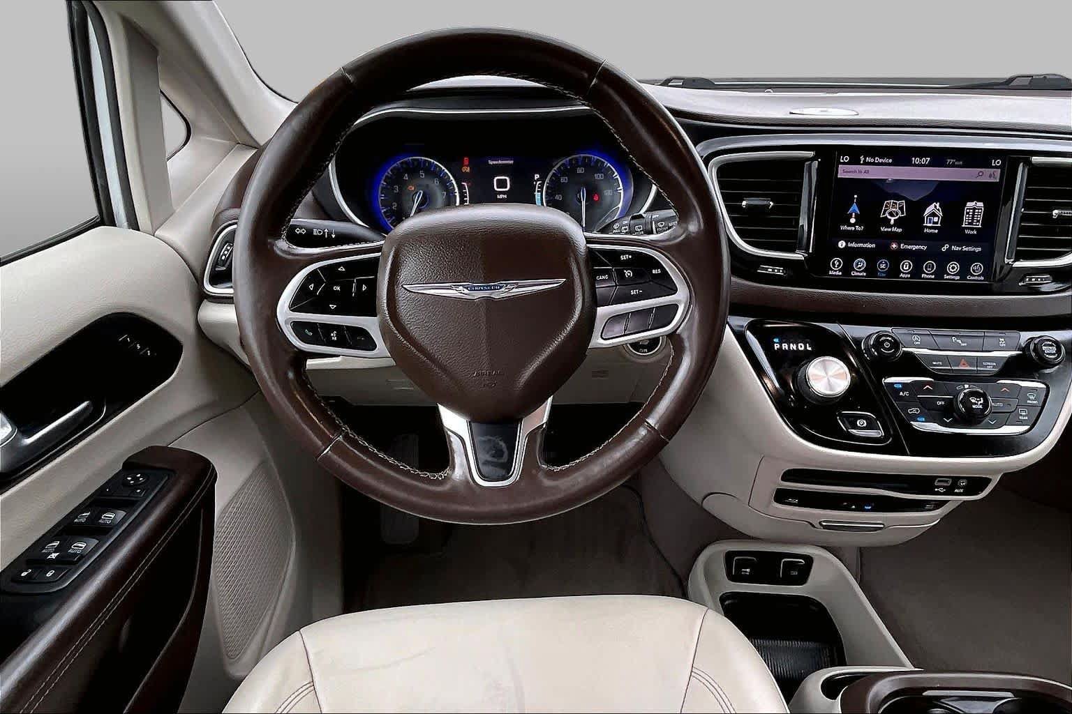 Used 2020 Chrysler Pacifica Touring-L Plus w/ Tire & Wheel Group FWD image 6