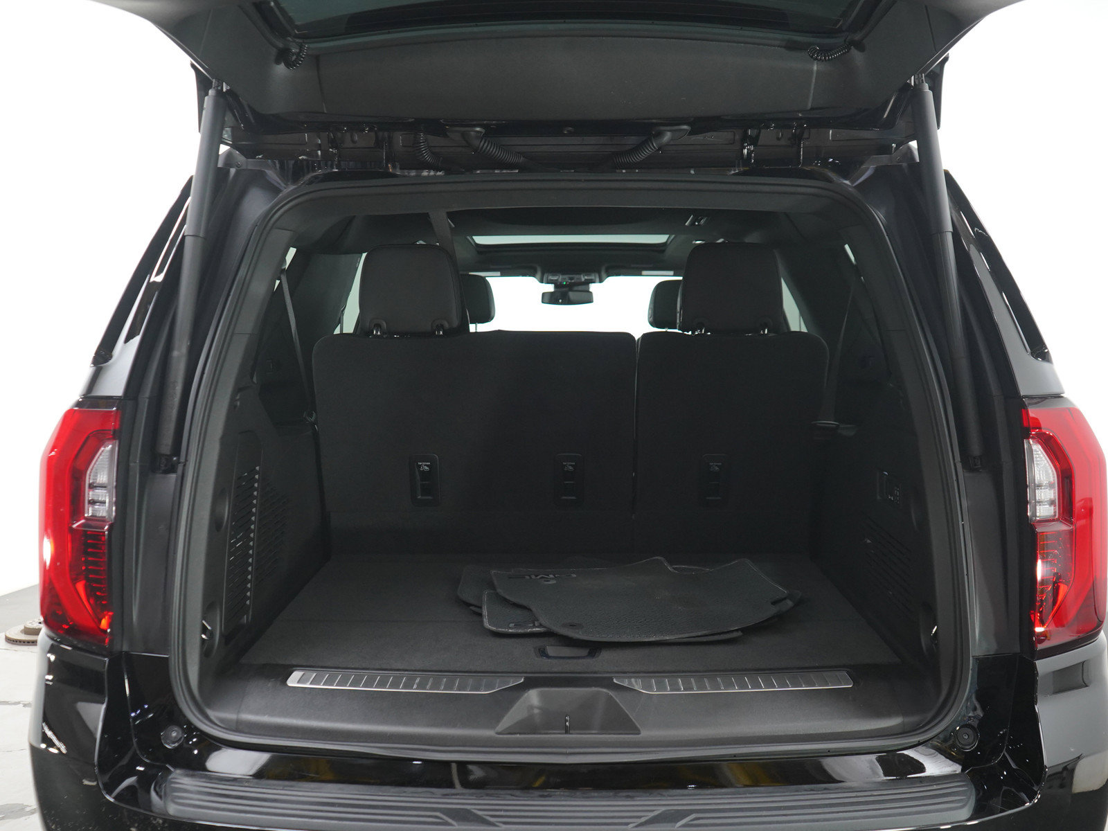 Used 2025 GMC Yukon XL Denali w/ Sun & Power Step Package AWD/4WD image 17