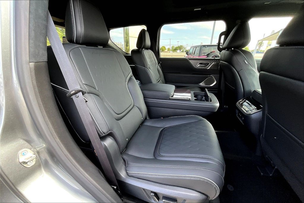 New 2027 INFINITI QX80 Autograph w/ Premium Cargo Package AWD/4WD image 13