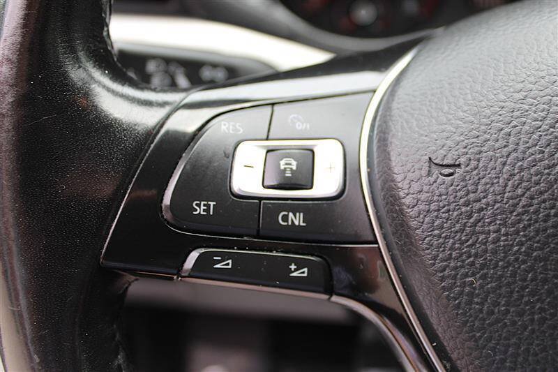 Used 2020 Volkswagen Passat 2.0T SE FWD image 15