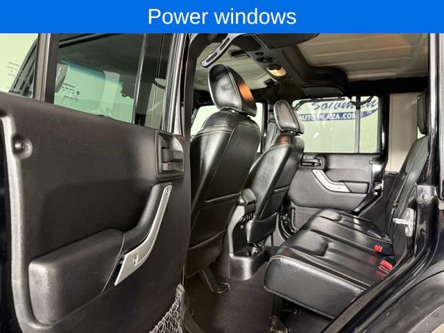 Used 2015 Jeep Wrangler Unlimited Rubicon image 13