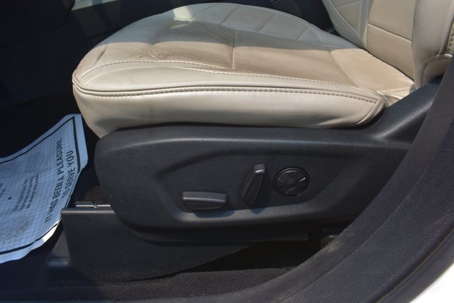 Used 2019 Ford Explorer Limited w/ Limited Luxury Package FWD image 14
