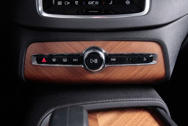 Certified 2025 Volvo XC90 B5 Plus w/ Protection Package Premier AWD/4WD image 10