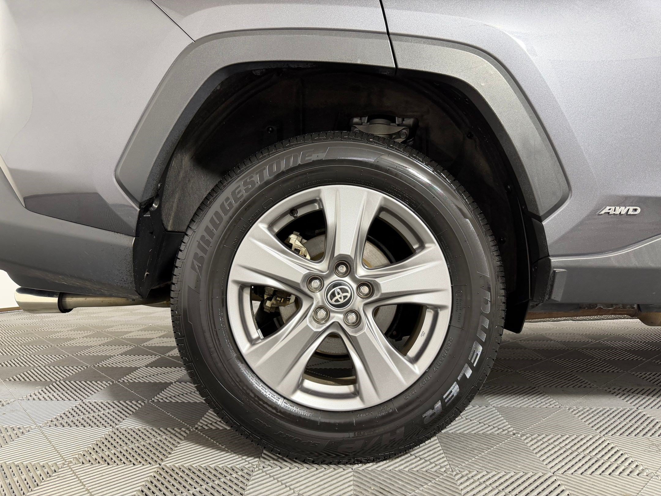 Used 2025 Toyota RAV4 XLE AWD/4WD image 19