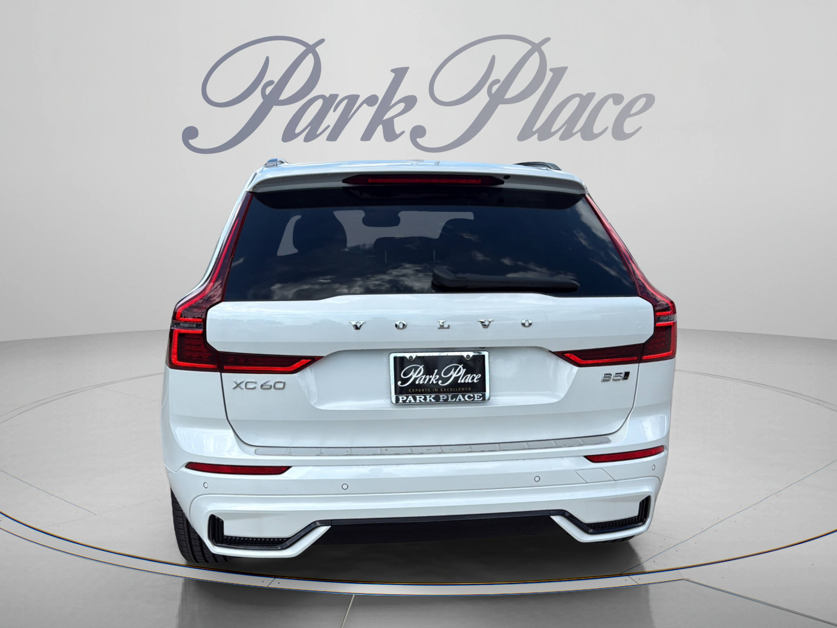 Used 2026 Volvo XC60 B5 Plus w/ Protection Package Premier AWD/4WD image 4