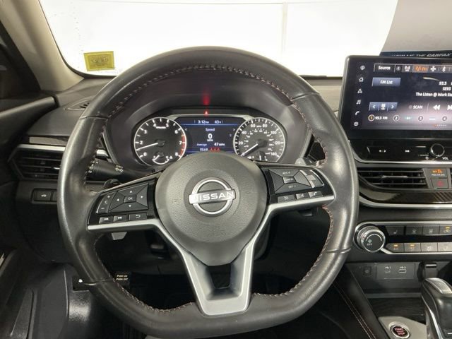 Used 2023 Nissan Altima 2.5 SR w/ SR Premium Package image 17