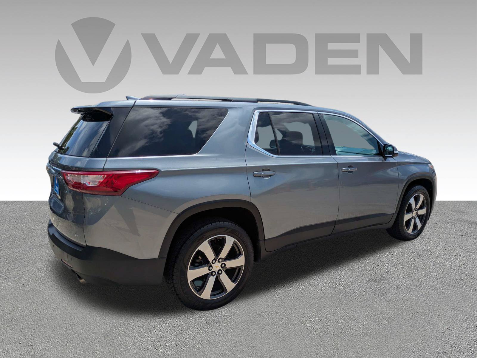 Certified 2019 Chevrolet Traverse LT w/ LT Premium Package FWD image 26