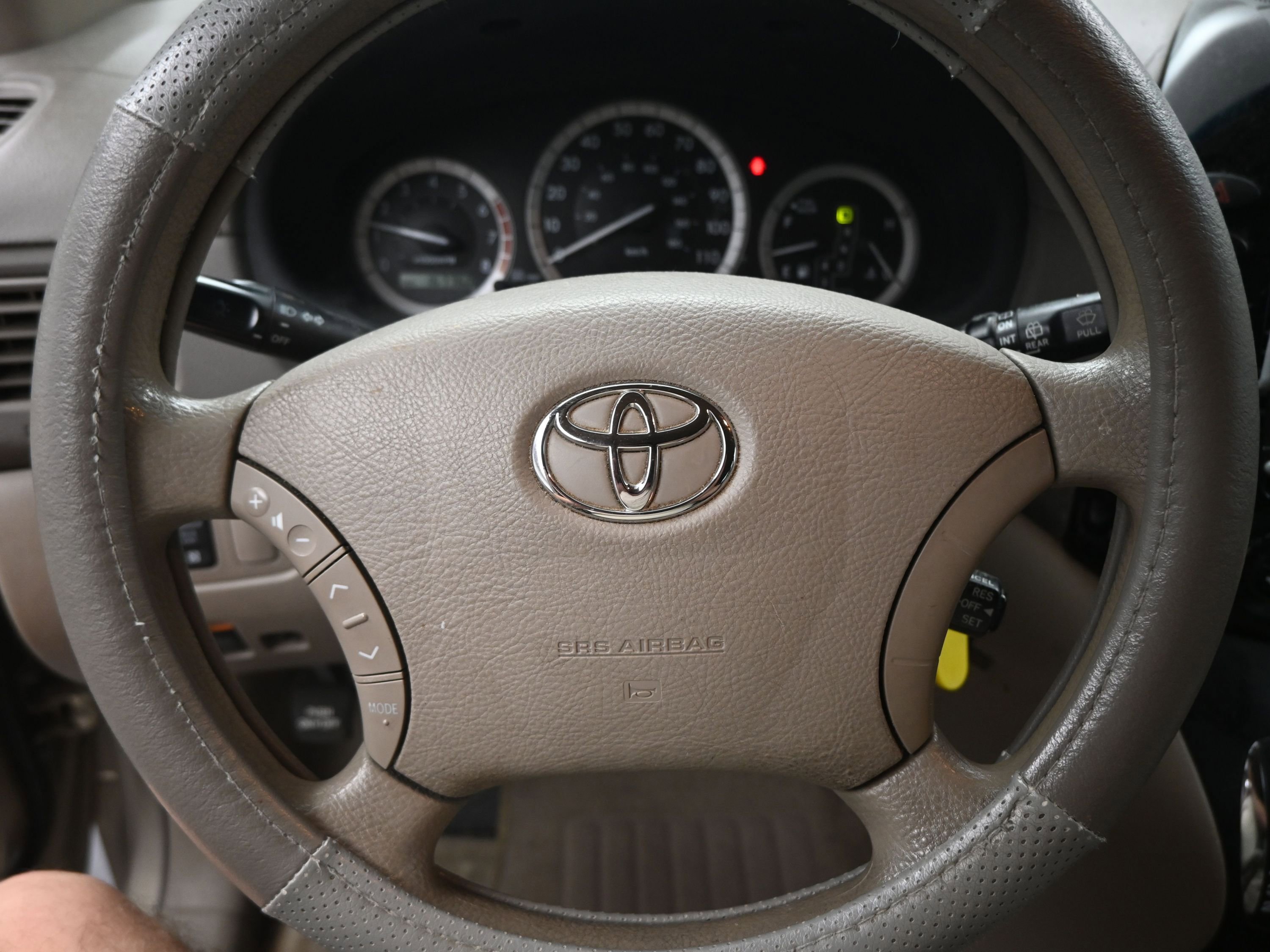 Used 2004 Toyota Sienna CE image 27