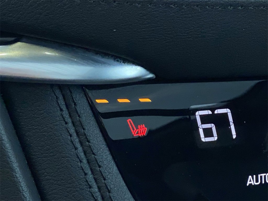 Certified 2025 Cadillac XT5 Premium Luxury image 18