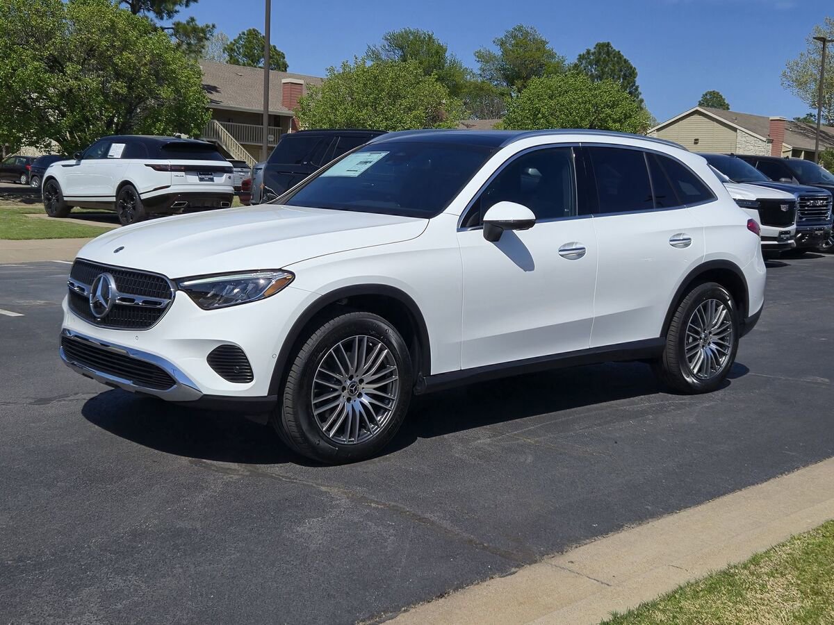 New 2025 Mercedes-Benz GLC 300 4MATIC image 1