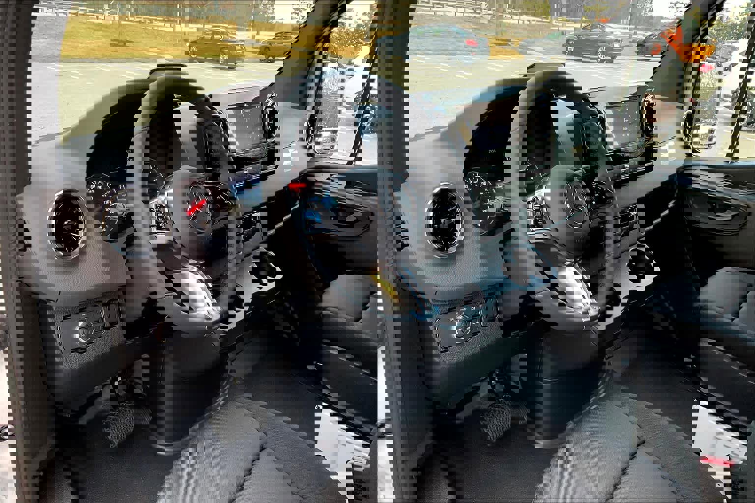 Used 2025 Mercedes-Benz Sprinter 2500 image 9