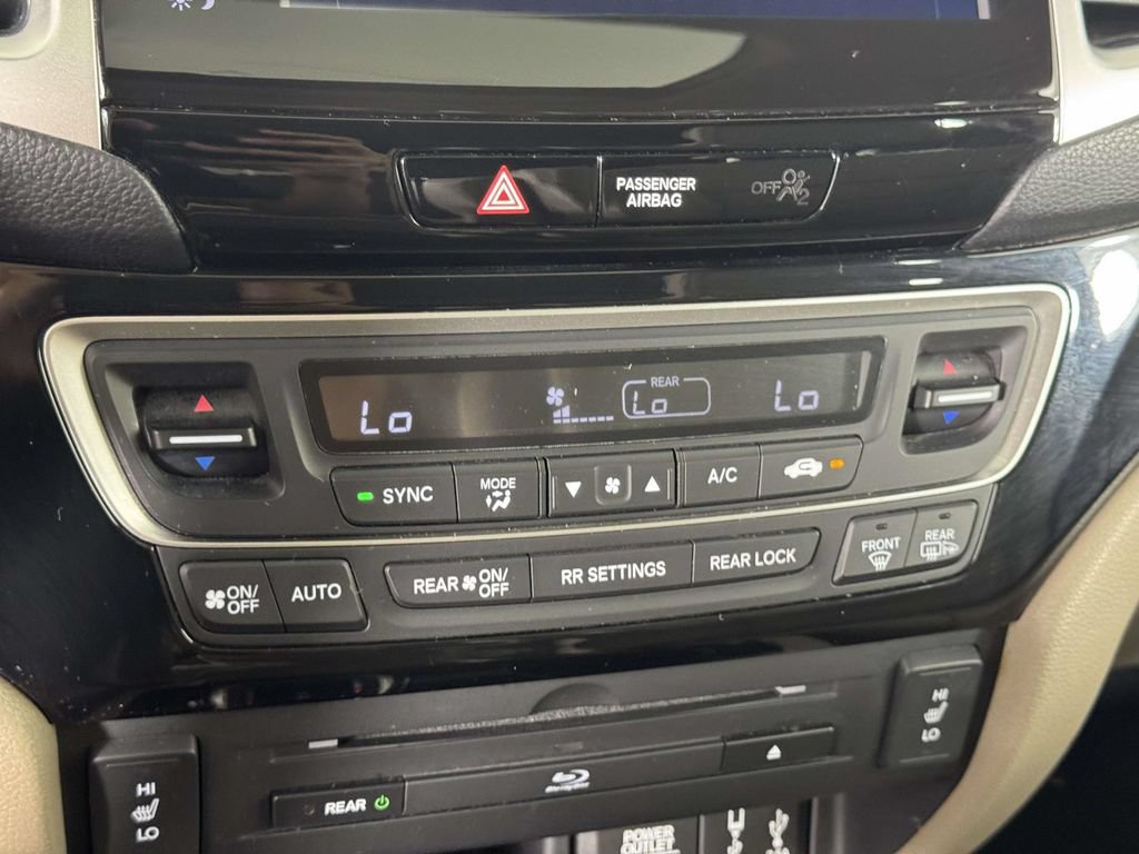Used 2017 Honda Pilot Touring image 27