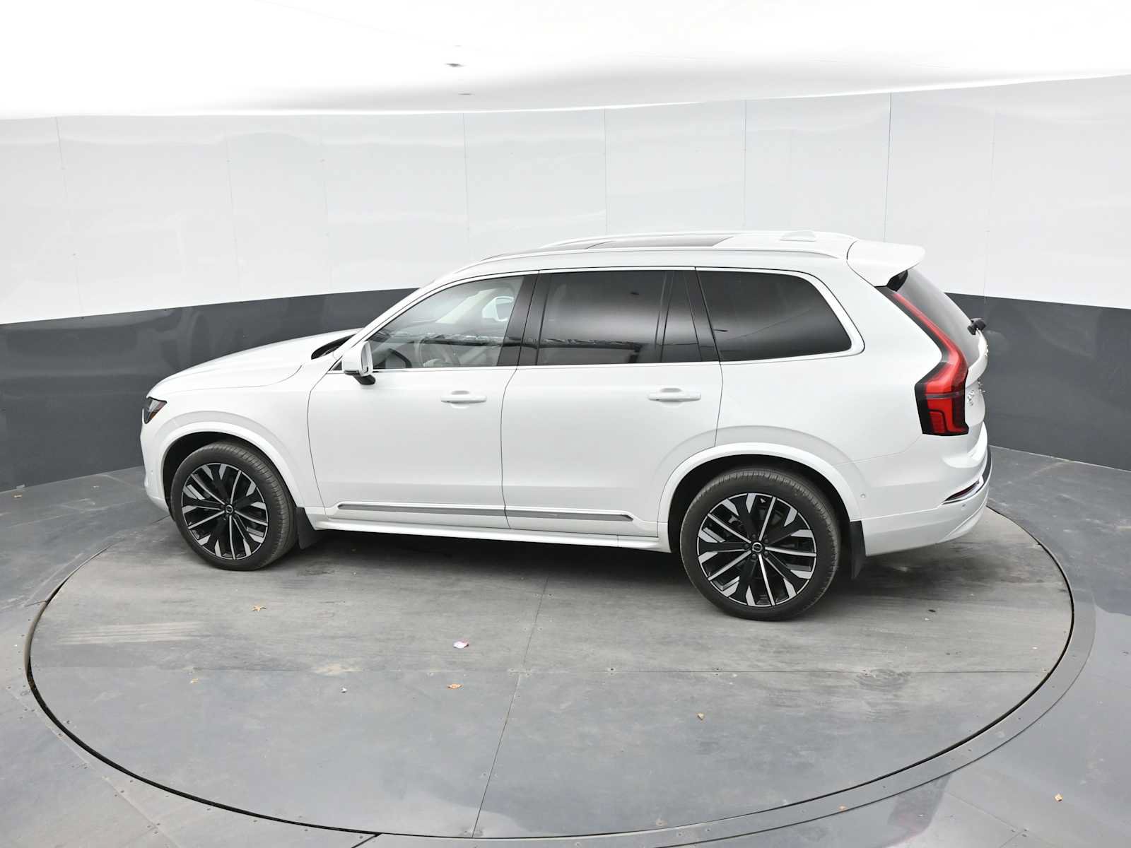 Used 2026 Volvo XC90 B6 Ultra w/ Protection Package AWD/4WD image 28